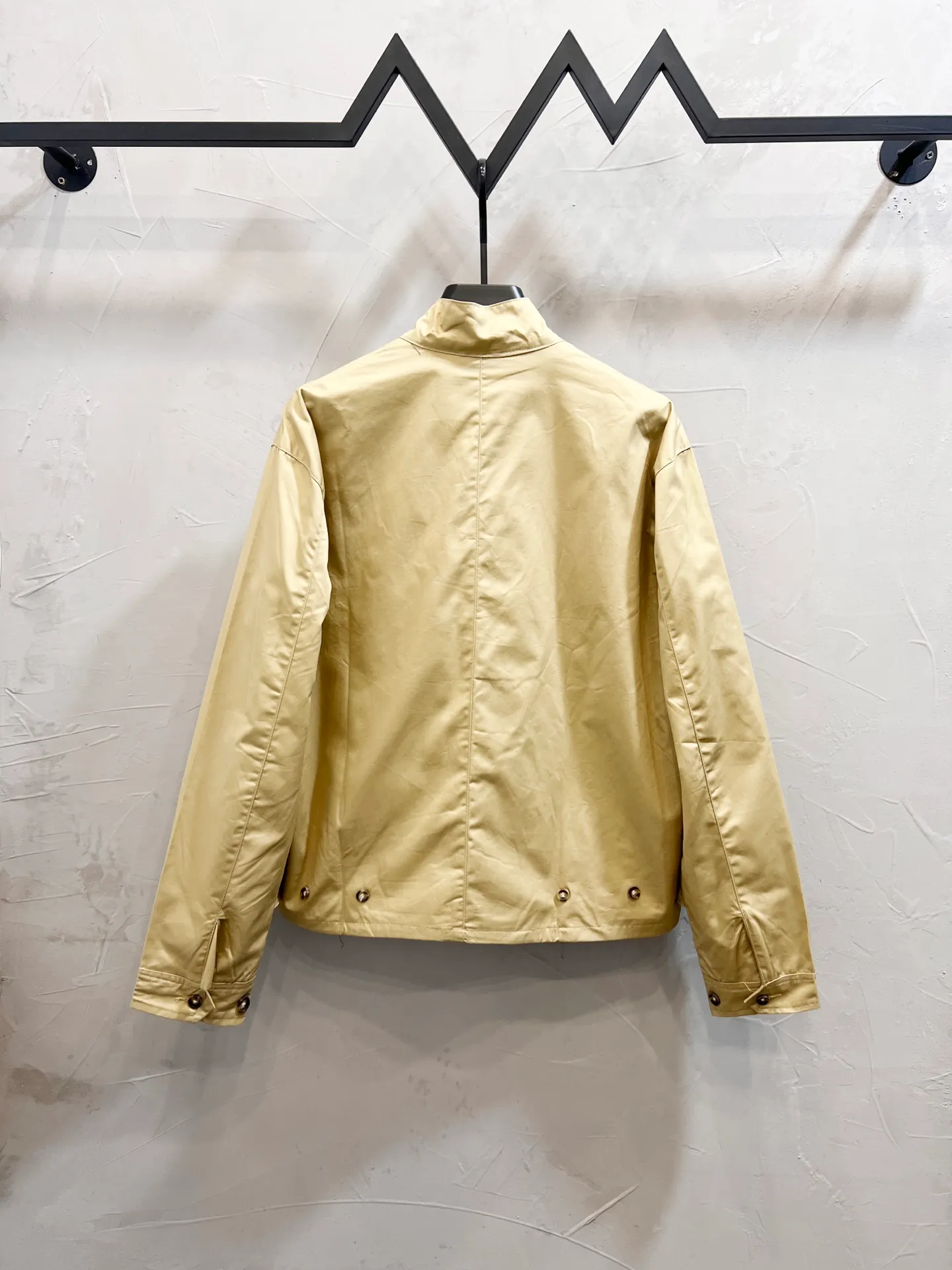 P270 model number: YC22 -Ralph Lauren/Ralph Lauren classic men's and women's old cadre zipper stand collar jacket - the same style as Yi Mengling. Recommended by many fashion bloggers, the Harrington jacket's lapel zipper windproof design perfectly blends casual style with street trend elements, making it very suitable for neutral wear. The fabric texture of the jacket is excellent and comfortable to wear. It is a very versatile and trendy jacket. Original development, 100% pure cotton fabric, exquisite embroidery, evergreen style for all seasons, feel free to buy it, retro will never go out of style!  Color: Khaki Size: M-XL